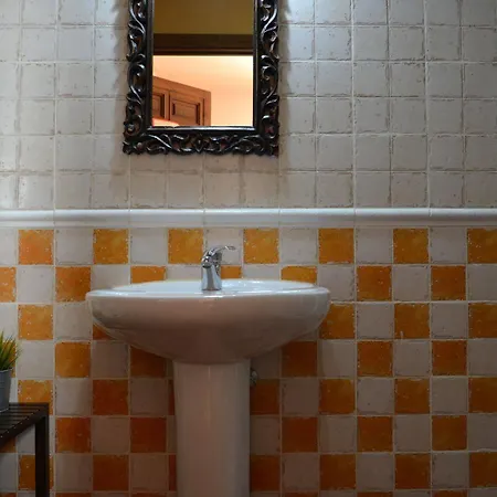 Guest house La De Manolo 2*